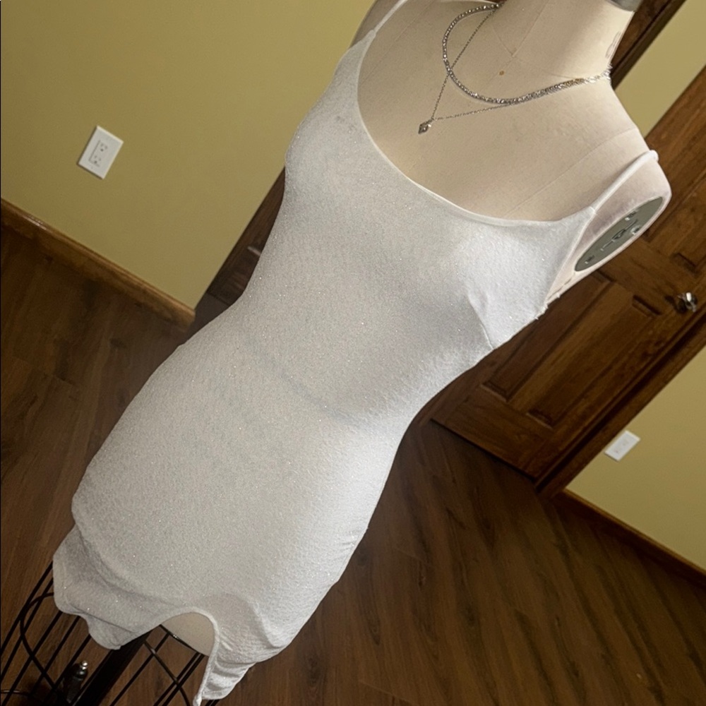 Windsor White Asymmetrical Fitted Camisole - Picture 2 of 4